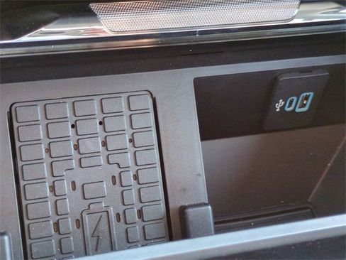 Used 2024 Ford F250 Lariat w/ Chrome Package image 22