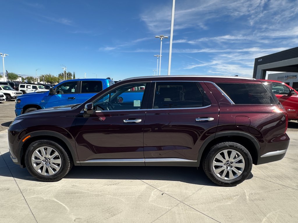 Used 2025 Hyundai Palisade SEL FWD image 3