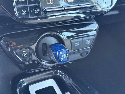 Used 2017 Toyota Prius Three Touring image 22