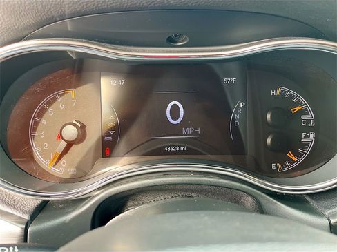 Used 2019 Jeep Grand Cherokee Limited image 12