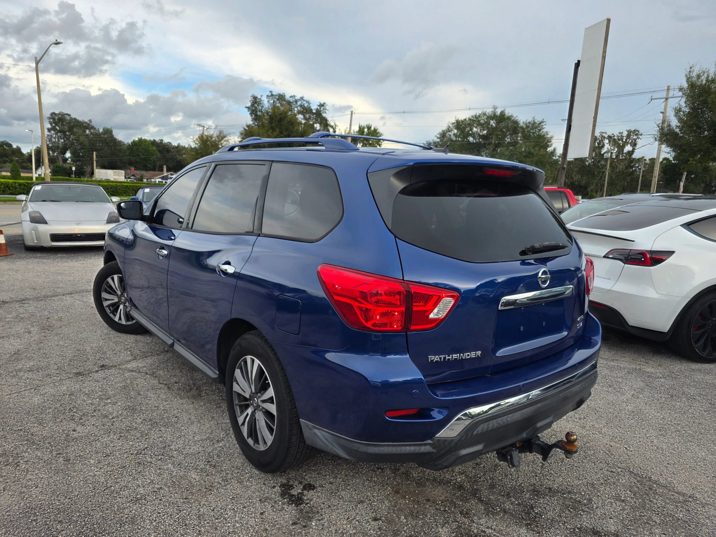 Used 2018 Nissan Pathfinder SV AWD/4WD image 5
