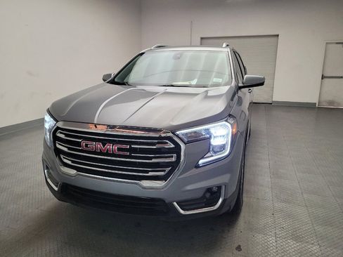 Used 2024 GMC Terrain SLT image 15