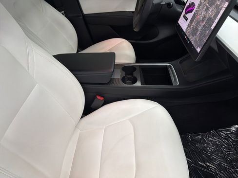 Used 2021 Tesla Model Y Long Range AWD/4WD image 28