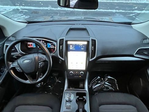 Used 2021 Ford Edge SE image 11