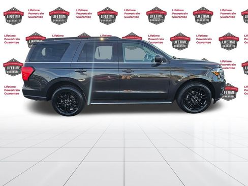 Used 2022 Ford Expedition XLT image 6