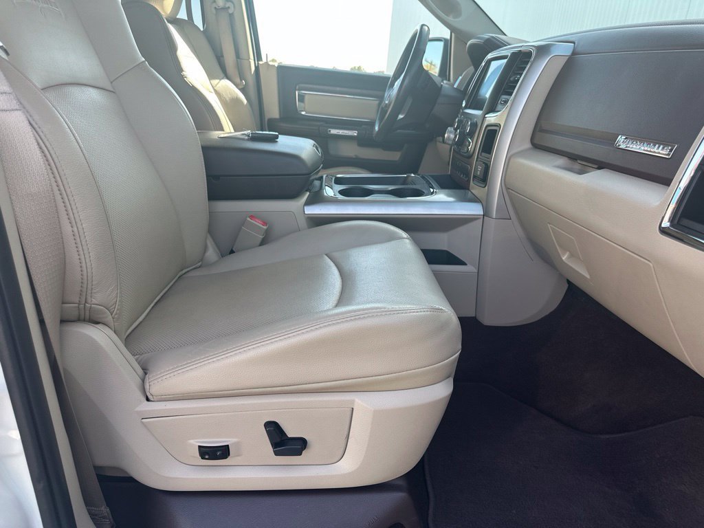 Used 2017 RAM 1500 Laramie w/ Convenience Group AWD/4WD image 31
