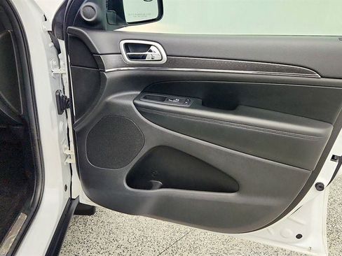 Used 2018 Jeep Grand Cherokee Limited AWD/4WD image 26