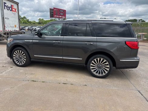 Used 2018 Lincoln Navigator Reserve w/ Cargo Package AWD/4WD image 6