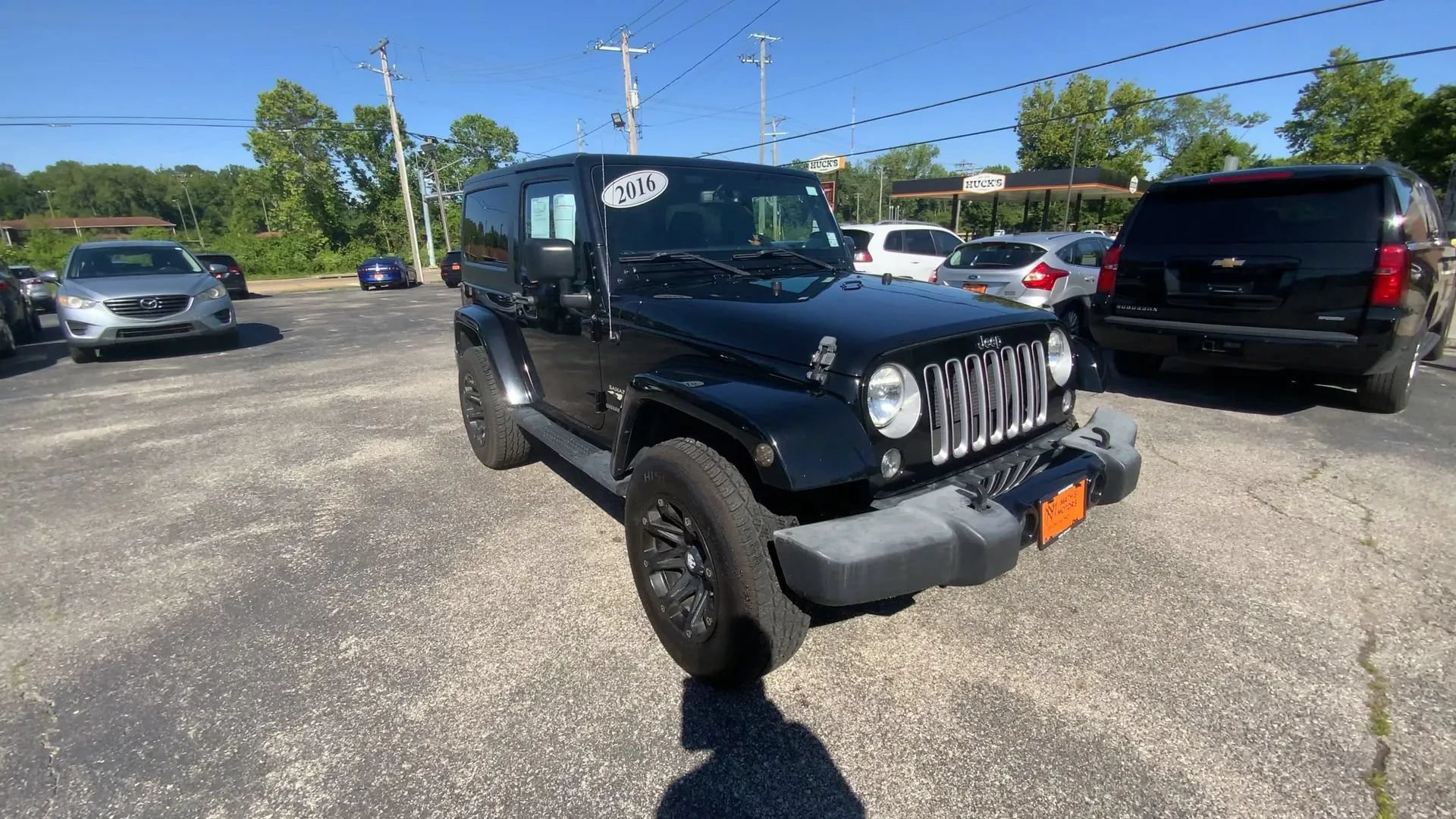 Used 2016 Jeep Wrangler Sahara w/ Connectivity Group AWD/4WD image 2