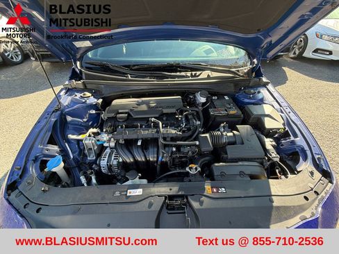 Used 2025 Hyundai Elantra Sport FWD image 41