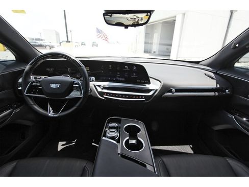 Used 2024 Cadillac Lyriq Sport w/ LPO, Floor Liner Package AWD/4WD image 9