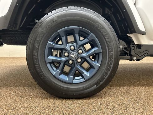 New 2026 Jeep Gladiator Sport AWD/4WD image 26