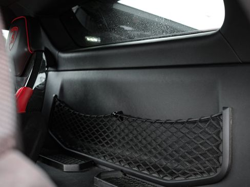 Used 2021 Lamborghini Huracan EVO RWD image 28