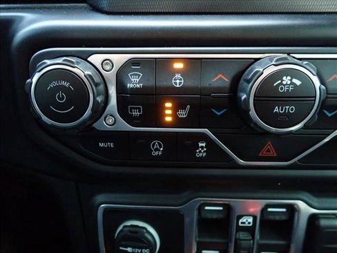 Used 2020 Jeep Gladiator Sport w/ Quick Order Package 24S AWD/4WD image 17