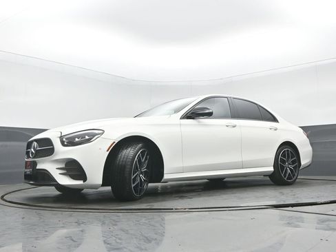 Used 2021 Mercedes-Benz E 450 4MATIC Sedan w/ Premium Package image 28