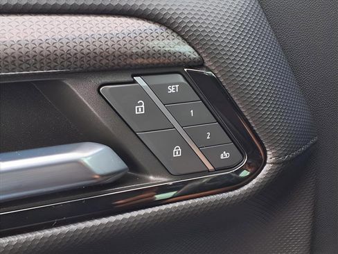 Used 2023 Chevrolet Silverado 1500 ZR2 w/ Technology Package image 27