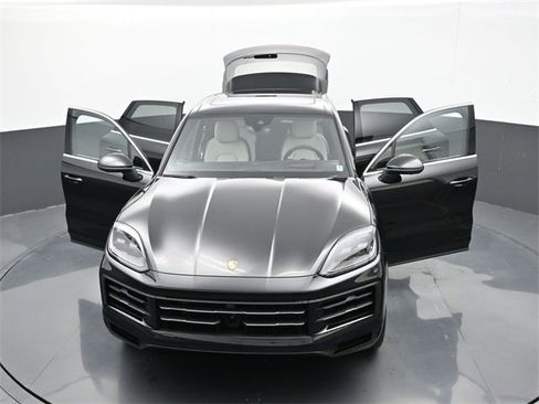 New 2025 Porsche Cayenne E-Hybrid image 31