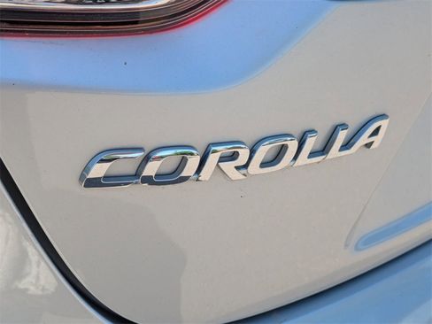 Used 2021 Toyota Corolla LE image 25
