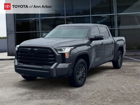 Used 2023 Toyota Tundra SR5 w/ SR5 Convenience Package AWD/4WD image 8