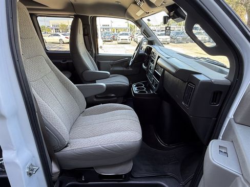Used 2023 Chevrolet Express 3500 LT w/ LT Preferred Equipment Group RWD image 17