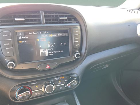 Used 2022 Kia Soul LX w/ Technology Package image 27