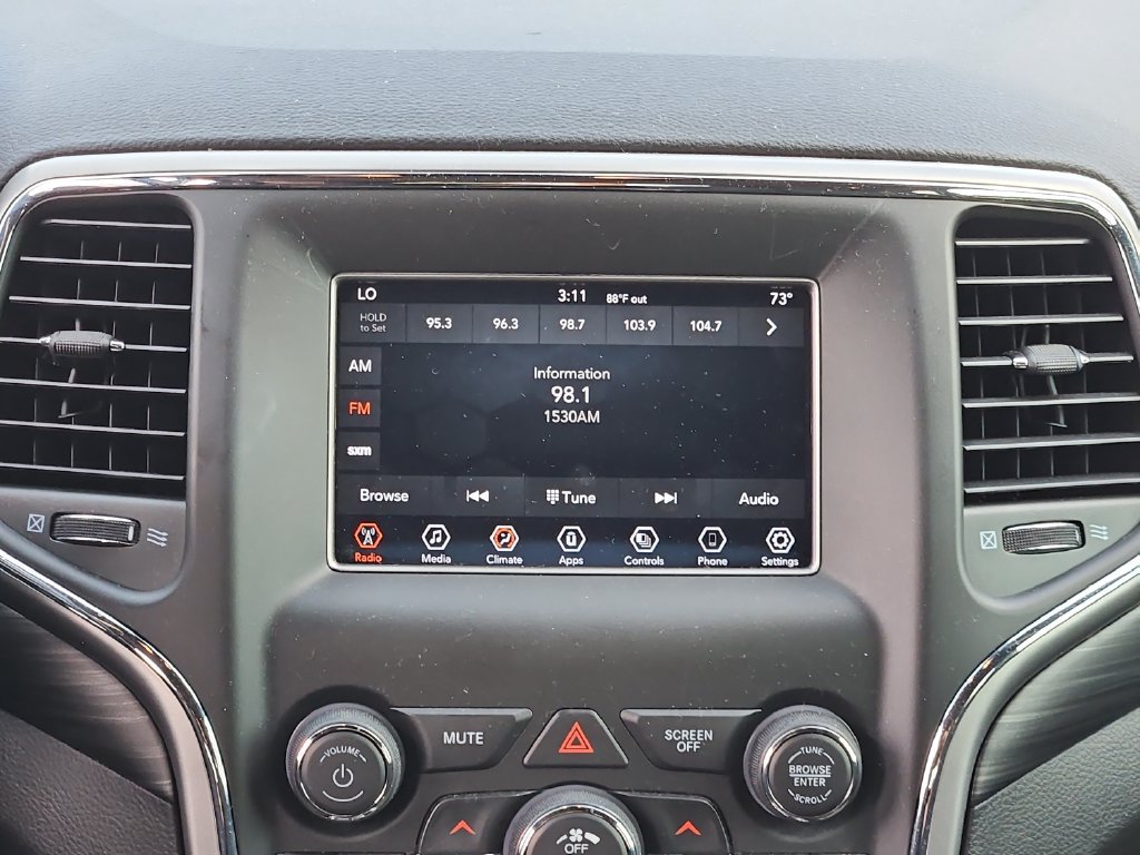 Used 2021 Jeep Grand Cherokee Laredo AWD/4WD image 18