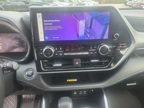 Used 2023 Toyota Highlander Platinum image 25