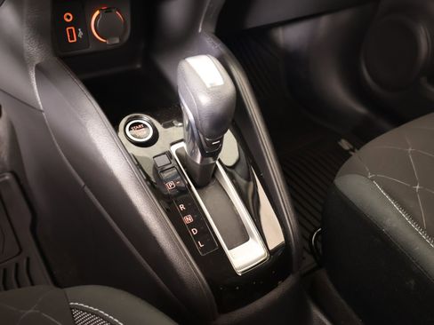 Used 2020 Nissan Kicks S image 7