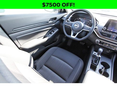 New 2025 Nissan Altima 2.5 SV image 11