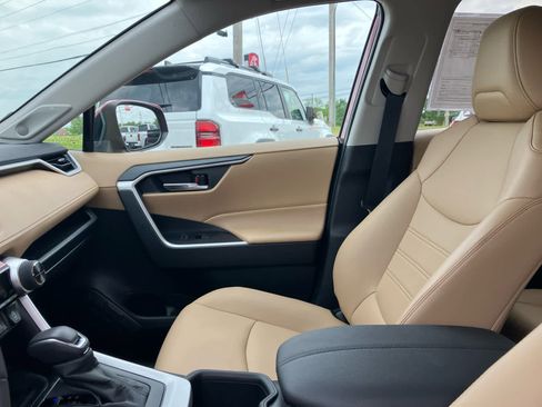 Used 2025 Toyota RAV4 XLE Premium w/ Weather Package AWD/4WD image 11