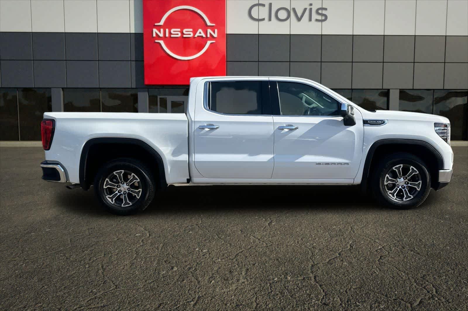 Used 2025 GMC Sierra 1500 SLT RWD image 9
