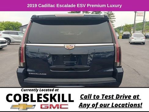 Used 2019 Cadillac Escalade ESV Premium Luxury AWD/4WD image 4