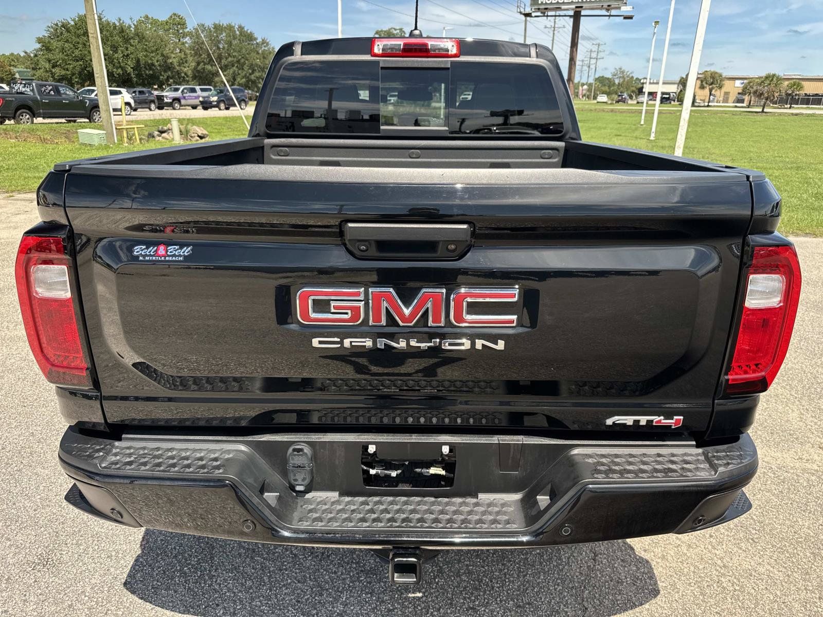 Used 2023 GMC Canyon AT4 w/ AT4 Premium Package AWD/4WD image 5