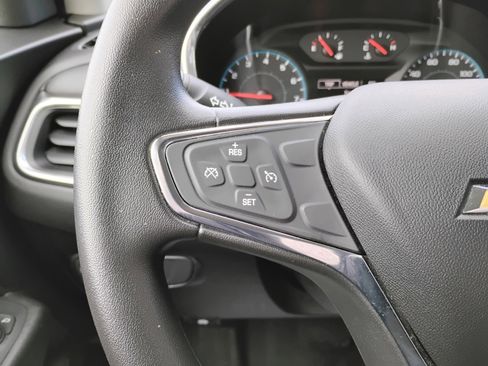 Used 2018 Chevrolet Equinox LT image 9