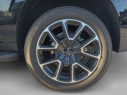 Used 2026 Chevrolet Suburban RST w/ Comfort Package RWD image 5