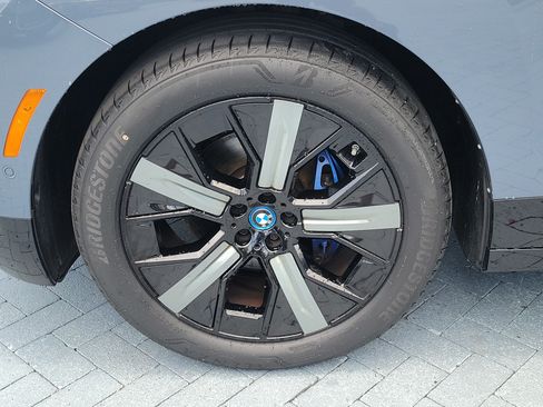 Certified 2024 BMW iX xDrive50 w/ Sport Package AWD/4WD image 6