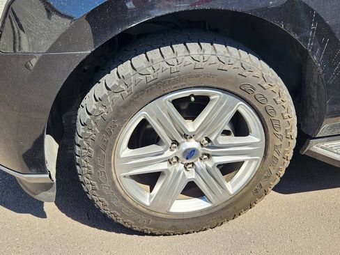 Used 2020 Ford Expedition XLT w/ Equipment Group 202A AWD/4WD image 7