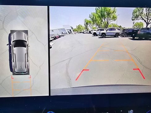 New 2026 Chevrolet Traverse Z71 w/ Enhanced Driving Package AWD/4WD image 31