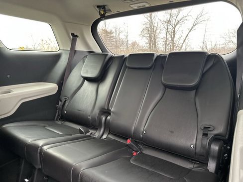 Used 2022 Kia Carnival LX image 21