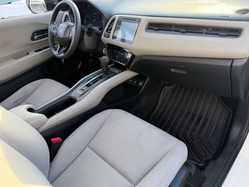 Used 2016 Honda HR-V EX image 17