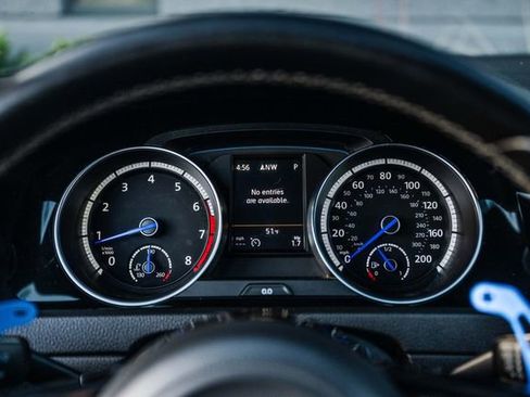 Used 2015 Volkswagen Golf R 4Motion image 8