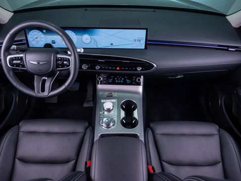 Used 2026 Genesis GV70 2.5T Select image 16