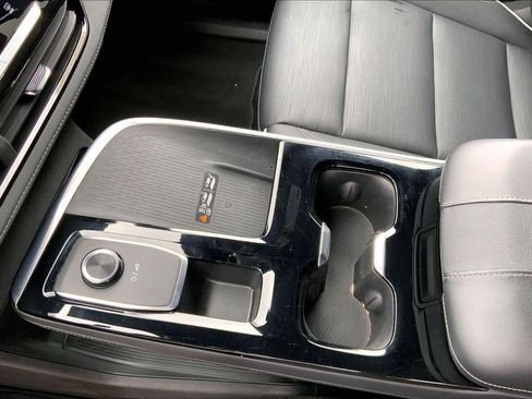 Used 2025 Buick Enclave Sport Touring FWD image 18