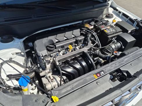 Used 2025 Hyundai Venue SEL FWD image 35