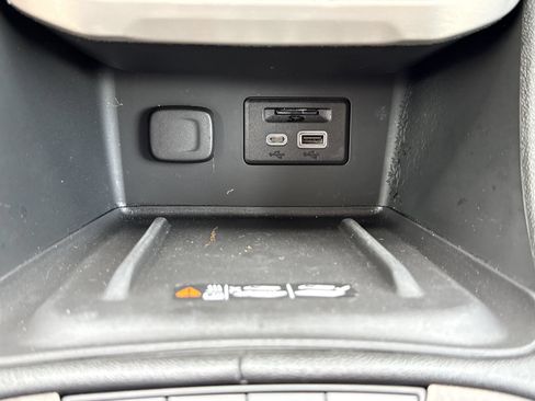 Used 2023 GMC Acadia Denali w/ Denali Ultimate Package FWD image 24