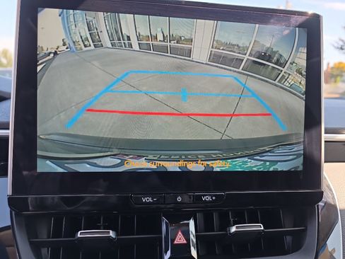 Used 2025 Toyota Corolla XLE image 25