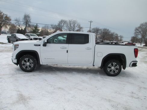 New 2026 GMC Sierra 1500 SLT w/ SLT Convenience Package image 8