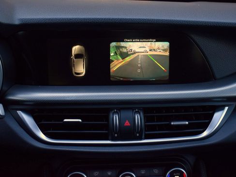 Used 2018 Alfa Romeo Stelvio Ti Sport image 15