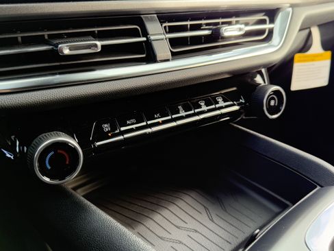 New 2026 Chevrolet Equinox RS image 17