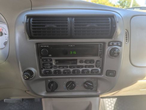 Used 2003 Ford Explorer Sport Trac XLT RWD image 18